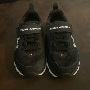 Boys Under Armour size 11